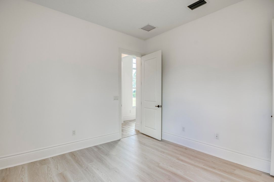 For Sale: $1,500,000 (4 beds, 3 baths, 3084 Square Feet)