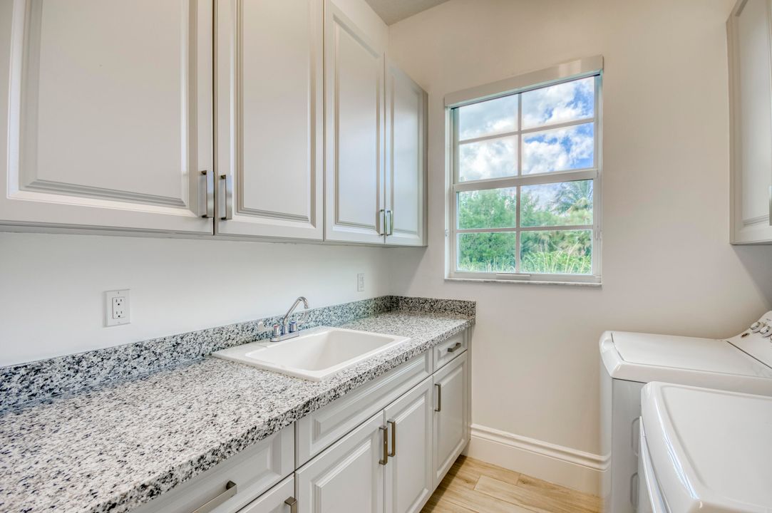 For Sale: $1,500,000 (4 beds, 3 baths, 3084 Square Feet)