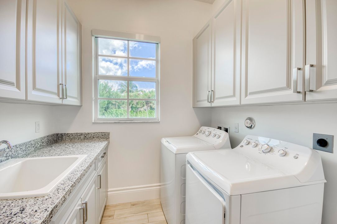 For Sale: $1,500,000 (4 beds, 3 baths, 3084 Square Feet)