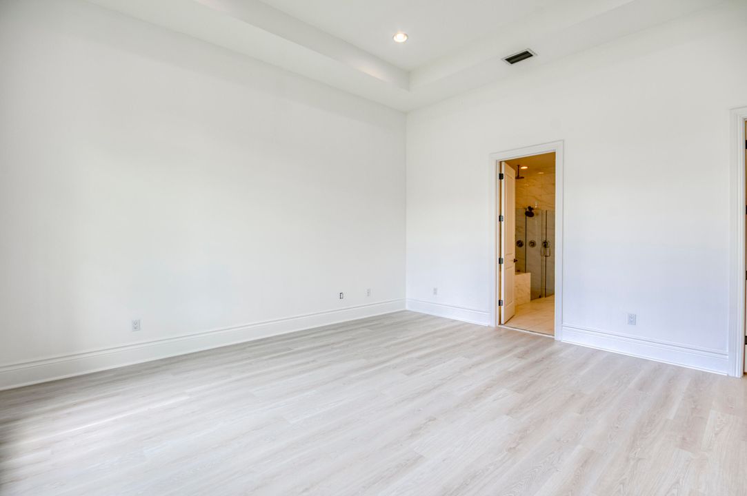 For Sale: $1,500,000 (4 beds, 3 baths, 3084 Square Feet)