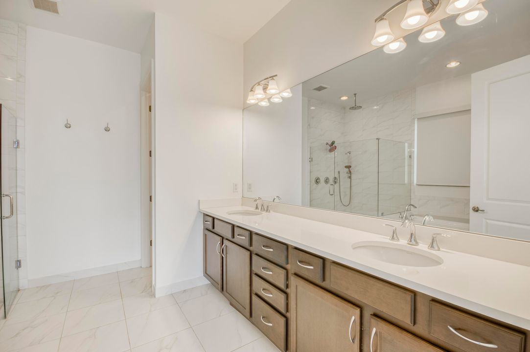 For Sale: $1,500,000 (4 beds, 3 baths, 3084 Square Feet)