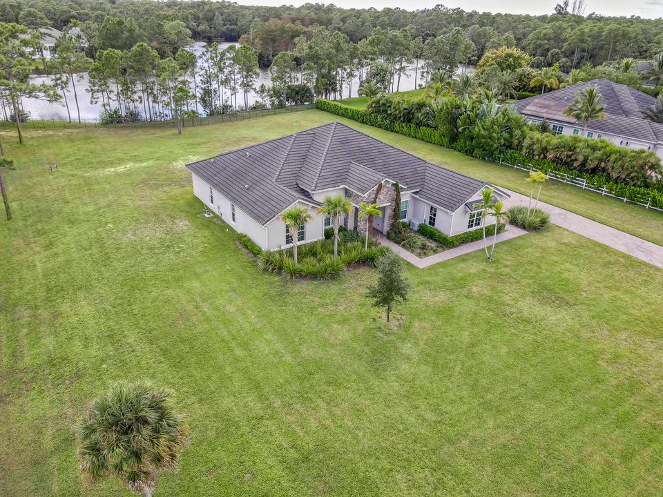 For Sale: $1,500,000 (4 beds, 3 baths, 3084 Square Feet)