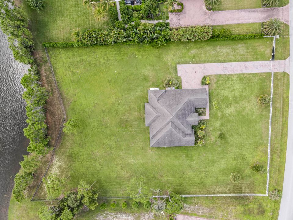 For Sale: $1,500,000 (4 beds, 3 baths, 3084 Square Feet)