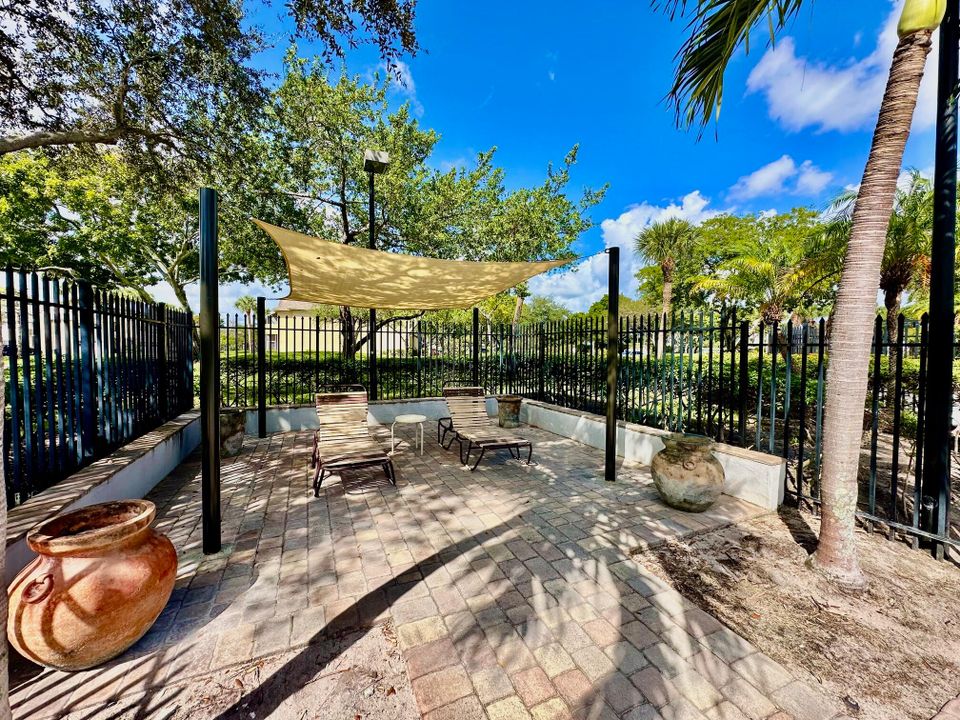 For Rent: $2,200 (3 beds, 2 baths, 1100 Square Feet)