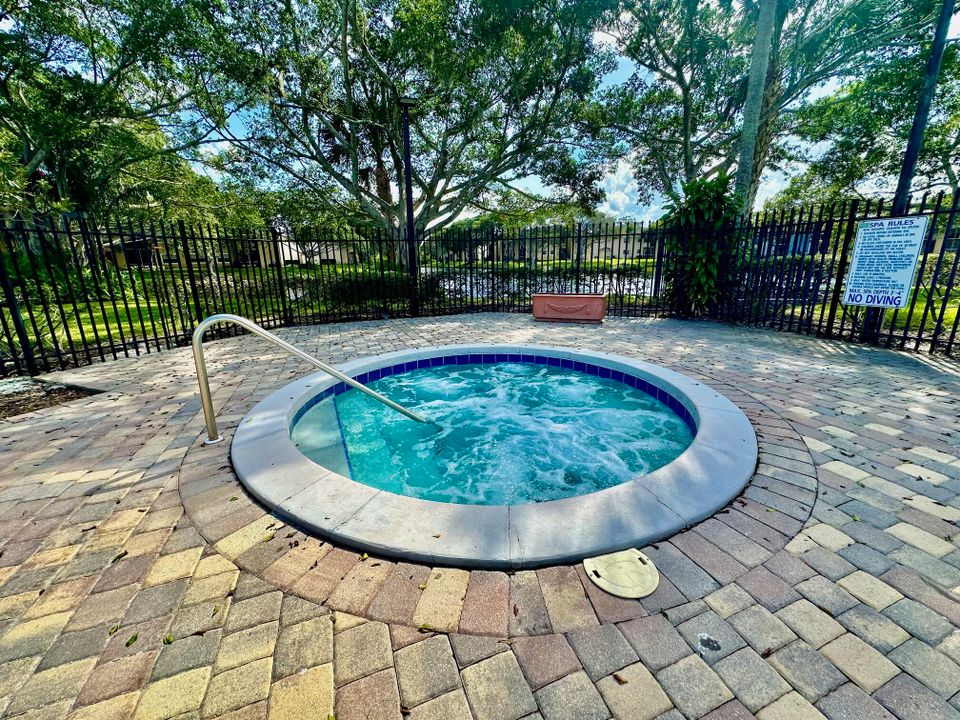 For Rent: $2,200 (3 beds, 2 baths, 1100 Square Feet)