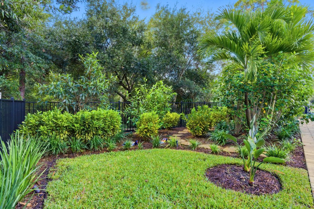 For Sale: $849,000 (3 beds, 2 baths, 2039 Square Feet)