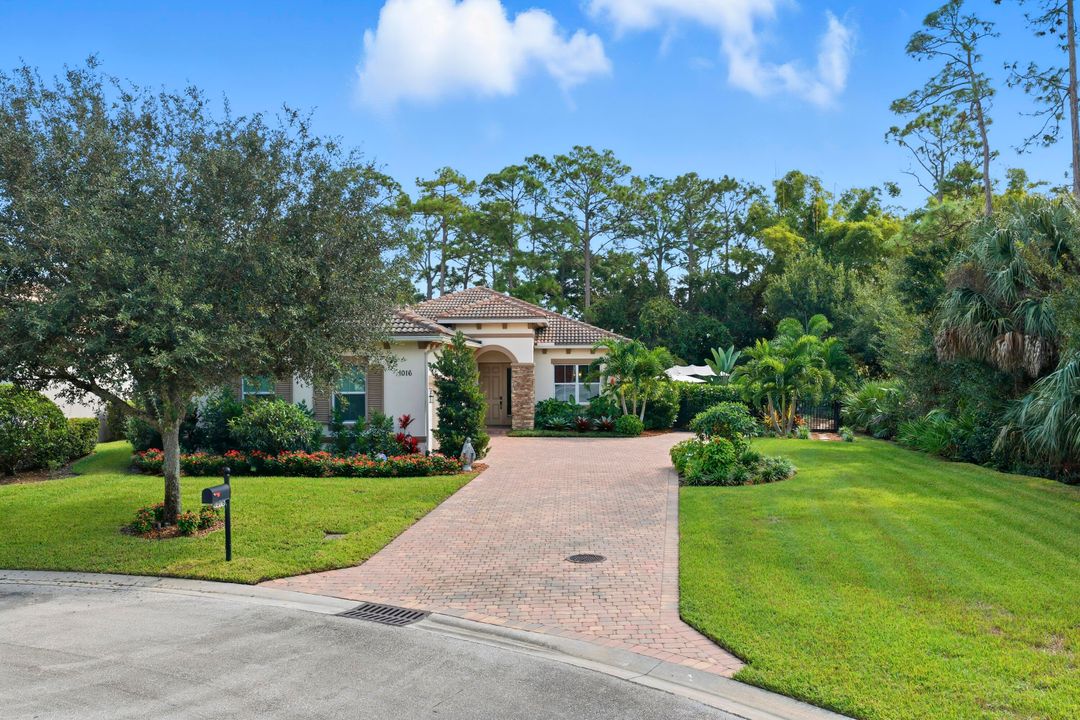 For Sale: $849,000 (3 beds, 2 baths, 2039 Square Feet)