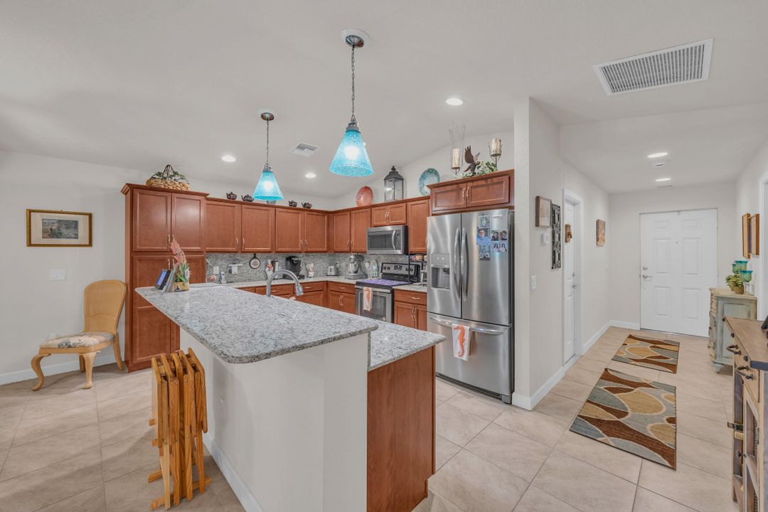 待售: $239,900 (3 贝兹, 2 浴室, 1767 平方英尺)