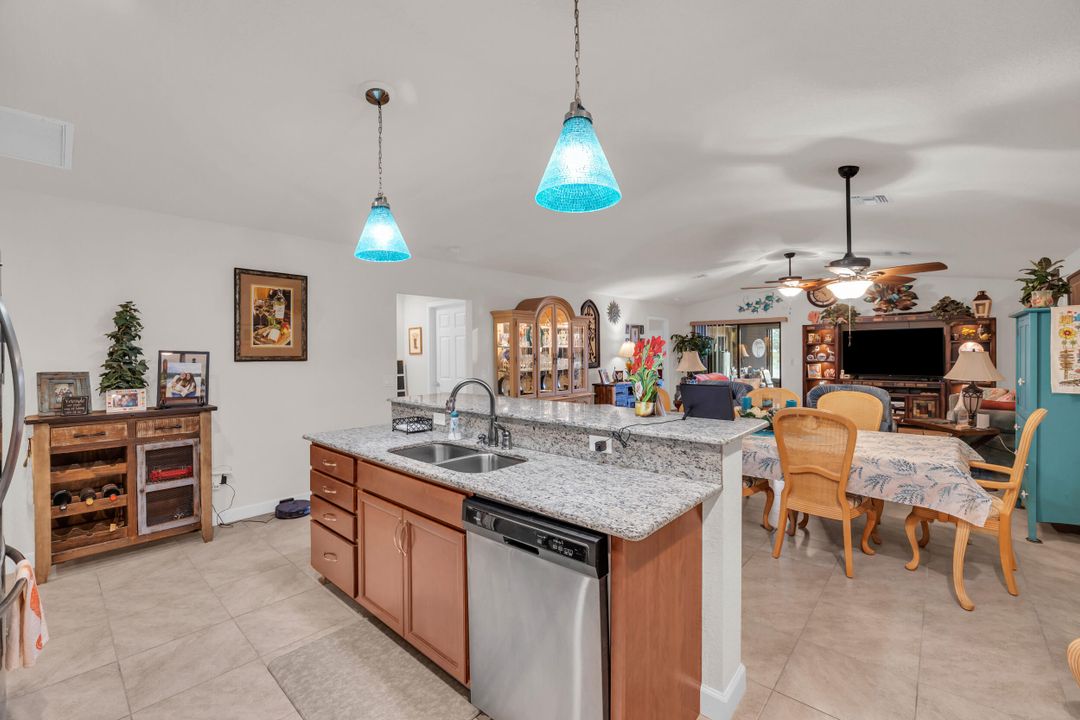 待售: $239,900 (3 贝兹, 2 浴室, 1767 平方英尺)