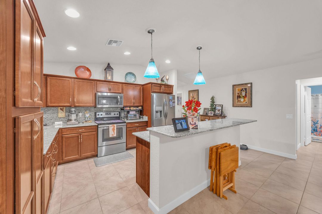 待售: $239,900 (3 贝兹, 2 浴室, 1767 平方英尺)