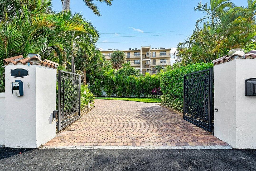 出租: $35,000 (4 贝兹, 4 浴室, 4157 平方英尺)