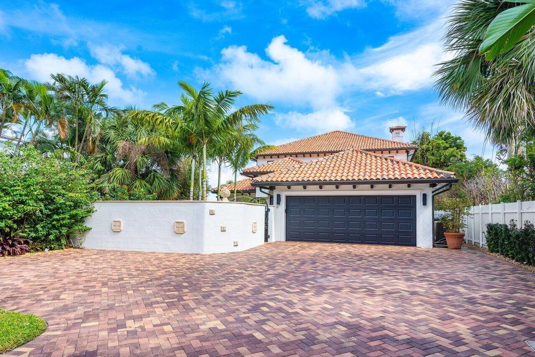 出租: $35,000 (4 贝兹, 4 浴室, 4157 平方英尺)