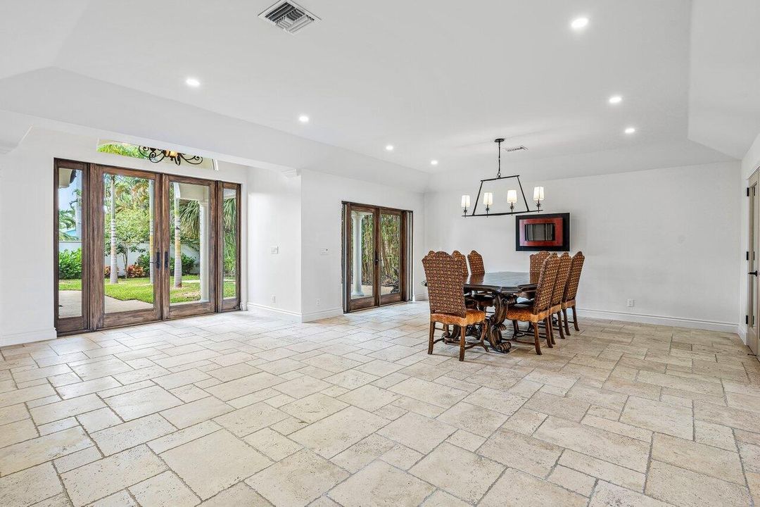 出租: $35,000 (4 贝兹, 4 浴室, 4157 平方英尺)