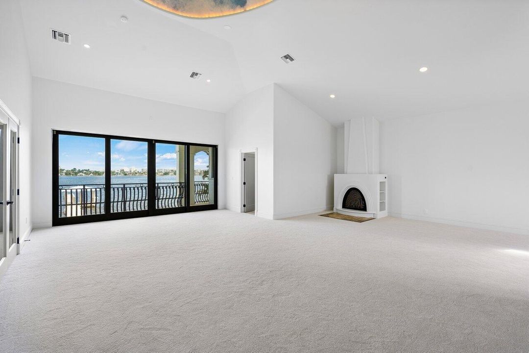 出租: $35,000 (4 贝兹, 4 浴室, 4157 平方英尺)