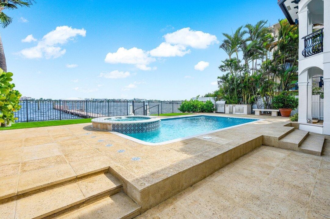 出租: $35,000 (4 贝兹, 4 浴室, 4157 平方英尺)