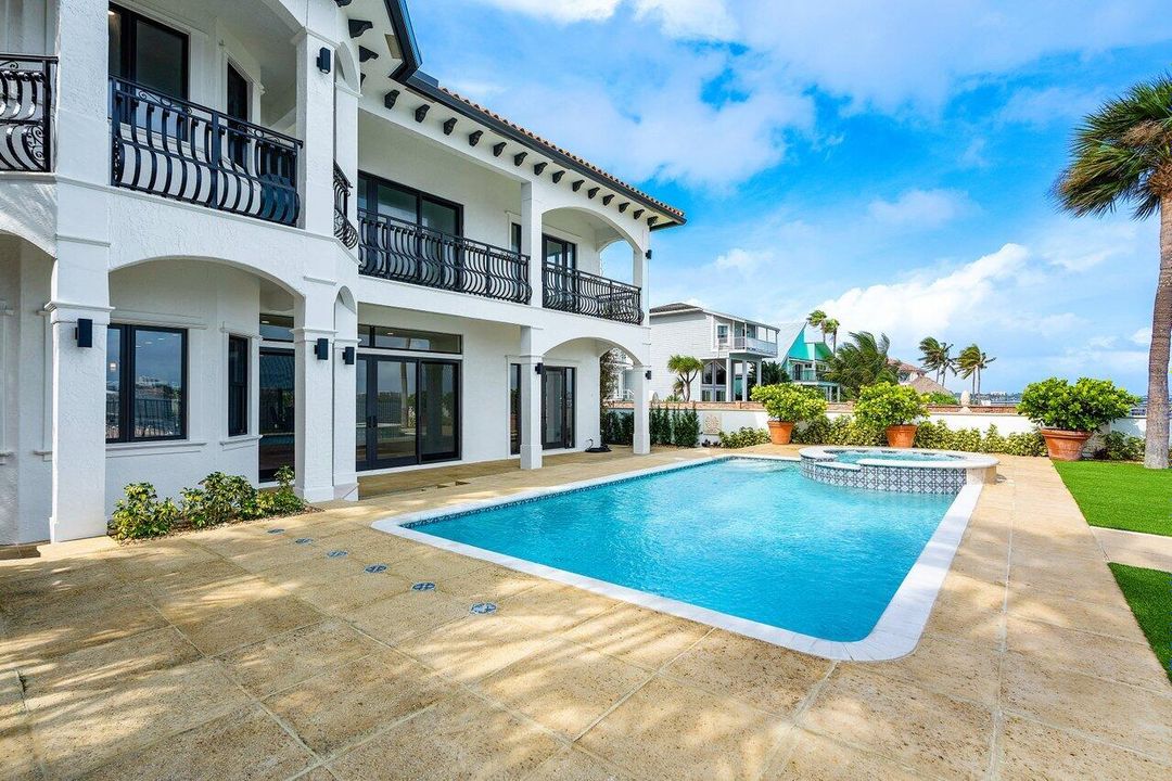 出租: $35,000 (4 贝兹, 4 浴室, 4157 平方英尺)