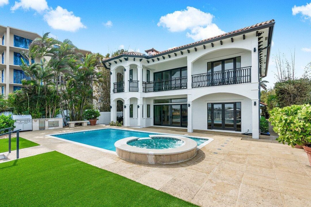 出租: $35,000 (4 贝兹, 4 浴室, 4157 平方英尺)