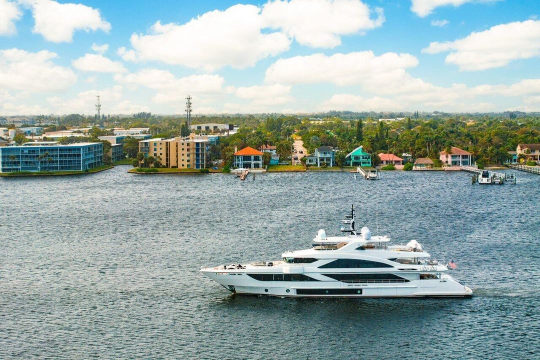 出租: $35,000 (4 贝兹, 4 浴室, 4157 平方英尺)