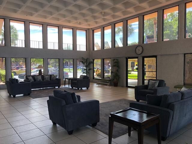 For Rent: $1,700 (1 beds, 1 baths, 741 Square Feet)