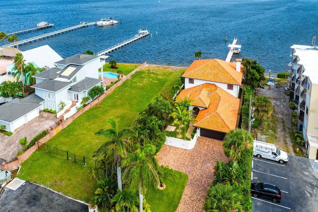 出租: $35,000 (4 贝兹, 4 浴室, 4157 平方英尺)