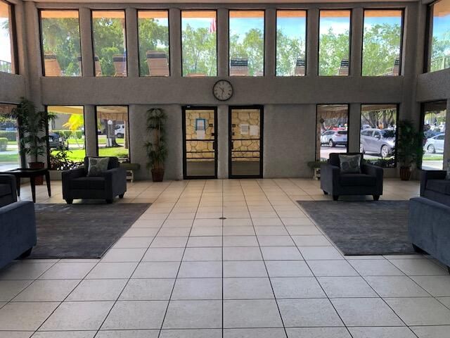 For Rent: $1,700 (1 beds, 1 baths, 741 Square Feet)