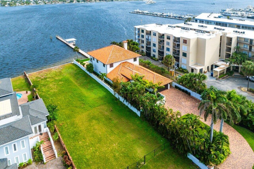 出租: $35,000 (4 贝兹, 4 浴室, 4157 平方英尺)