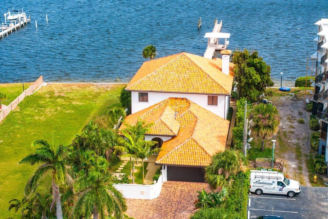 出租: $35,000 (4 贝兹, 4 浴室, 4157 平方英尺)