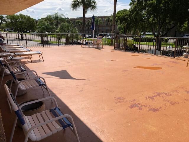 For Rent: $1,700 (1 beds, 1 baths, 741 Square Feet)