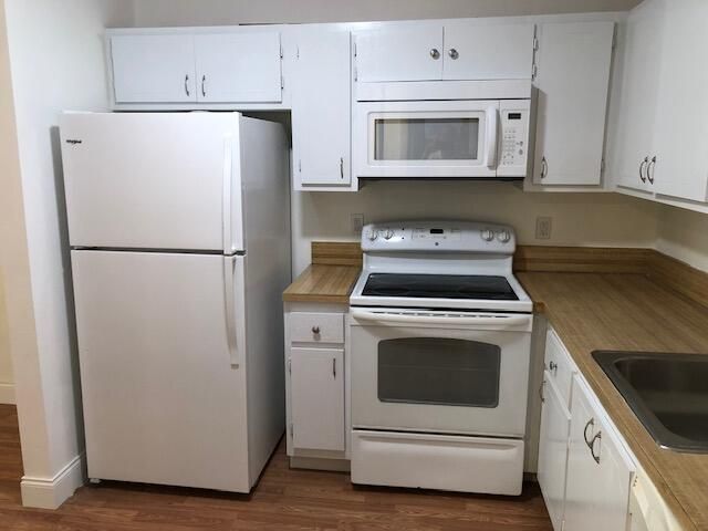 For Rent: $1,700 (1 beds, 1 baths, 741 Square Feet)