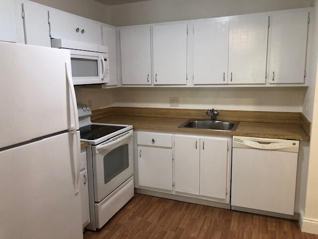 For Rent: $1,700 (1 beds, 1 baths, 741 Square Feet)