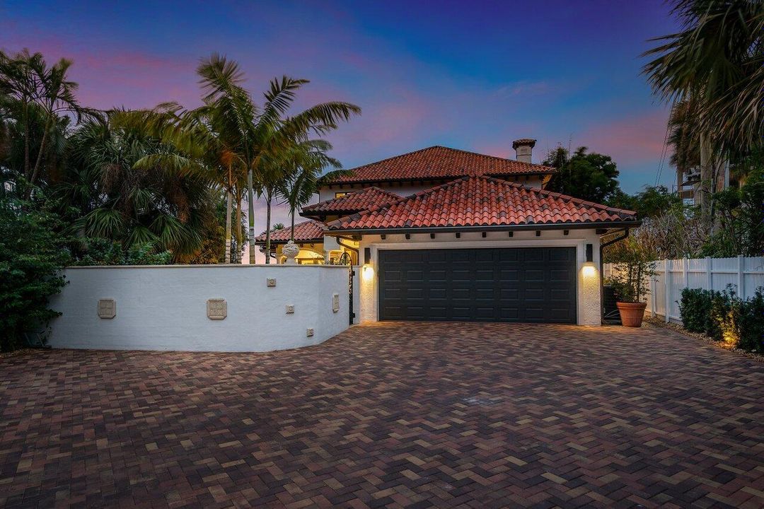 出租: $35,000 (4 贝兹, 4 浴室, 4157 平方英尺)