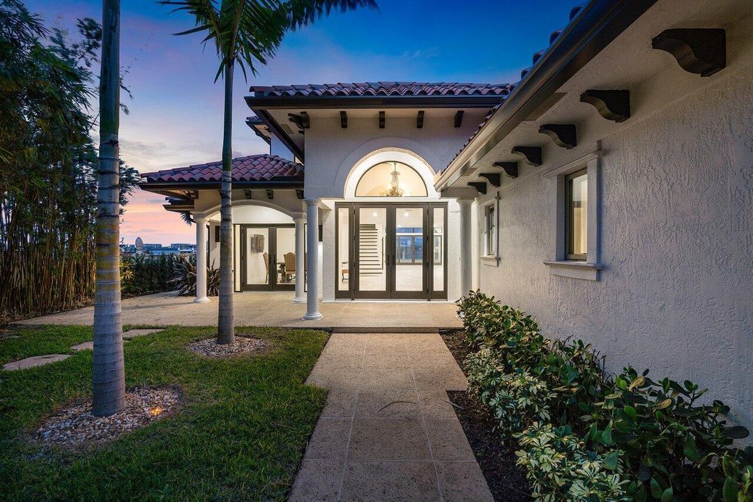 出租: $35,000 (4 贝兹, 4 浴室, 4157 平方英尺)