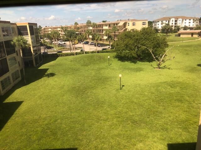 For Rent: $1,700 (1 beds, 1 baths, 741 Square Feet)