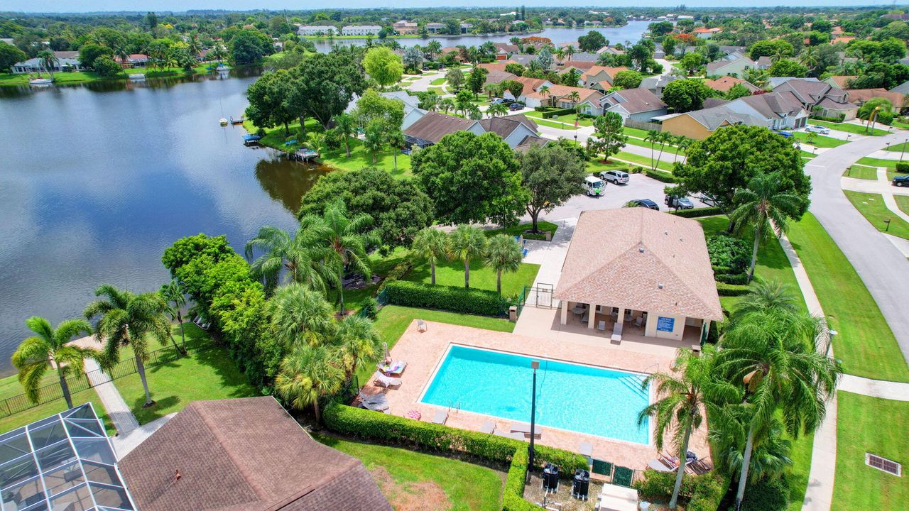 For Rent: $3,300 (3 beds, 2 baths, 2041 Square Feet)