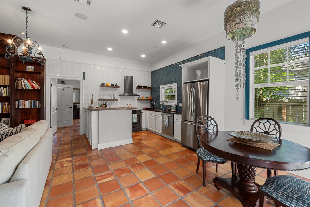 For Sale: $6,250,000 (10 beds, 9 baths, 6245 Square Feet)