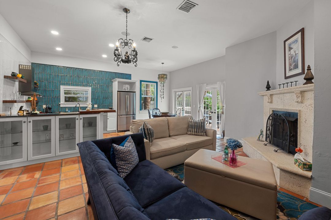 For Sale: $6,250,000 (10 beds, 9 baths, 6245 Square Feet)