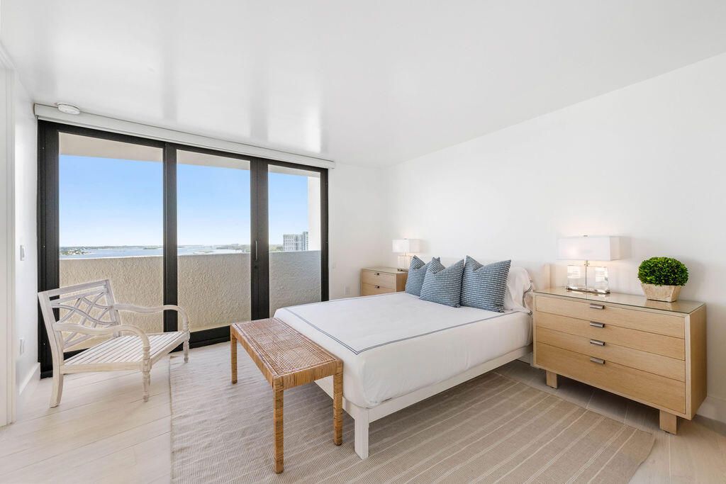 待售: $1,895,000 (2 贝兹, 2 浴室, 1323 平方英尺)