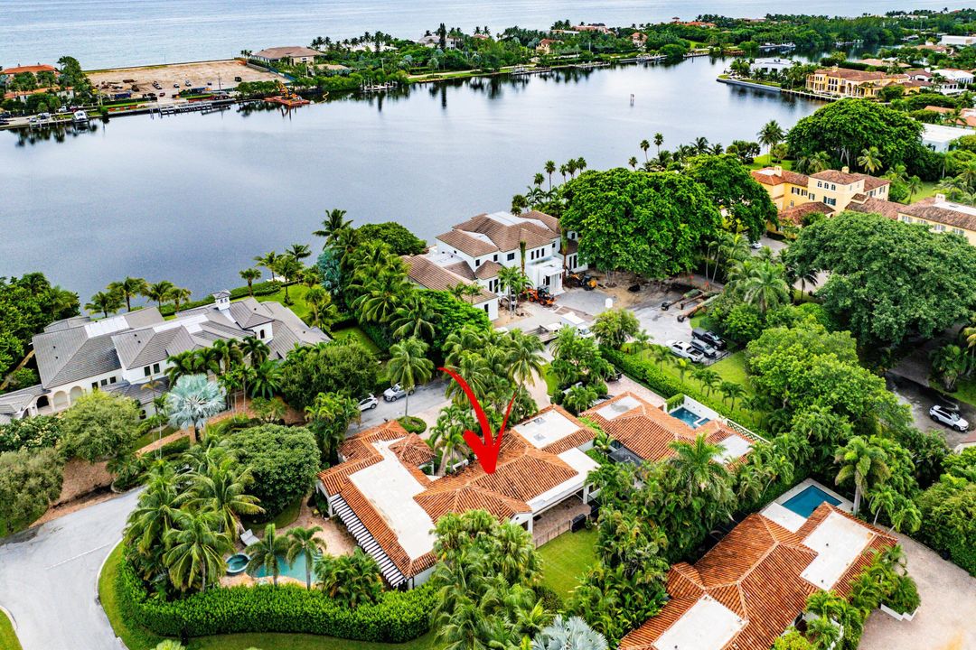 For Sale: $2,995,000 (2 beds, 2 baths, 1500 Square Feet)