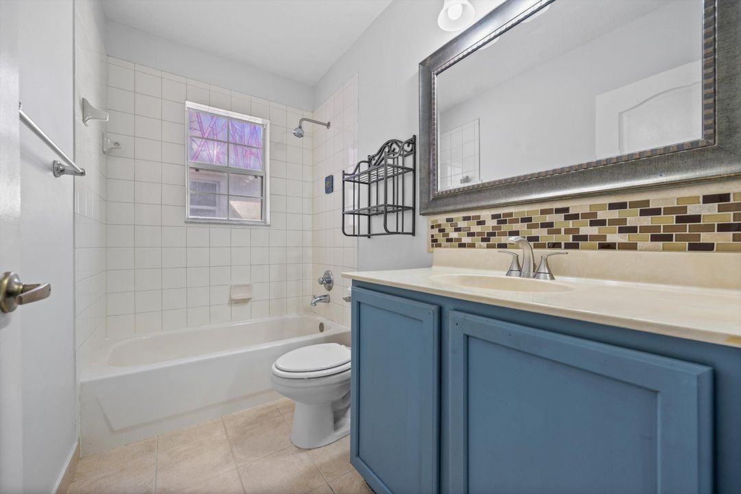 Под контрактом: $3,100 (3 спален, 2 ванн, 1748 Квадратных фут)