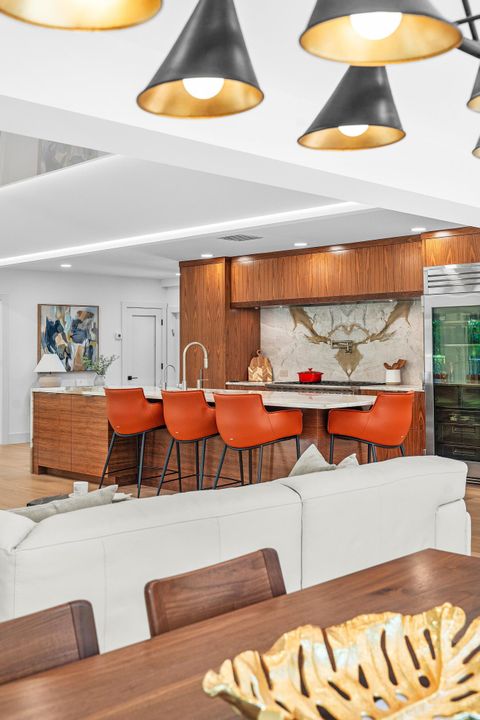 For Sale: $2,995,000 (2 beds, 2 baths, 1500 Square Feet)