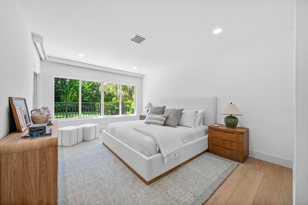 For Sale: $2,995,000 (2 beds, 2 baths, 1500 Square Feet)