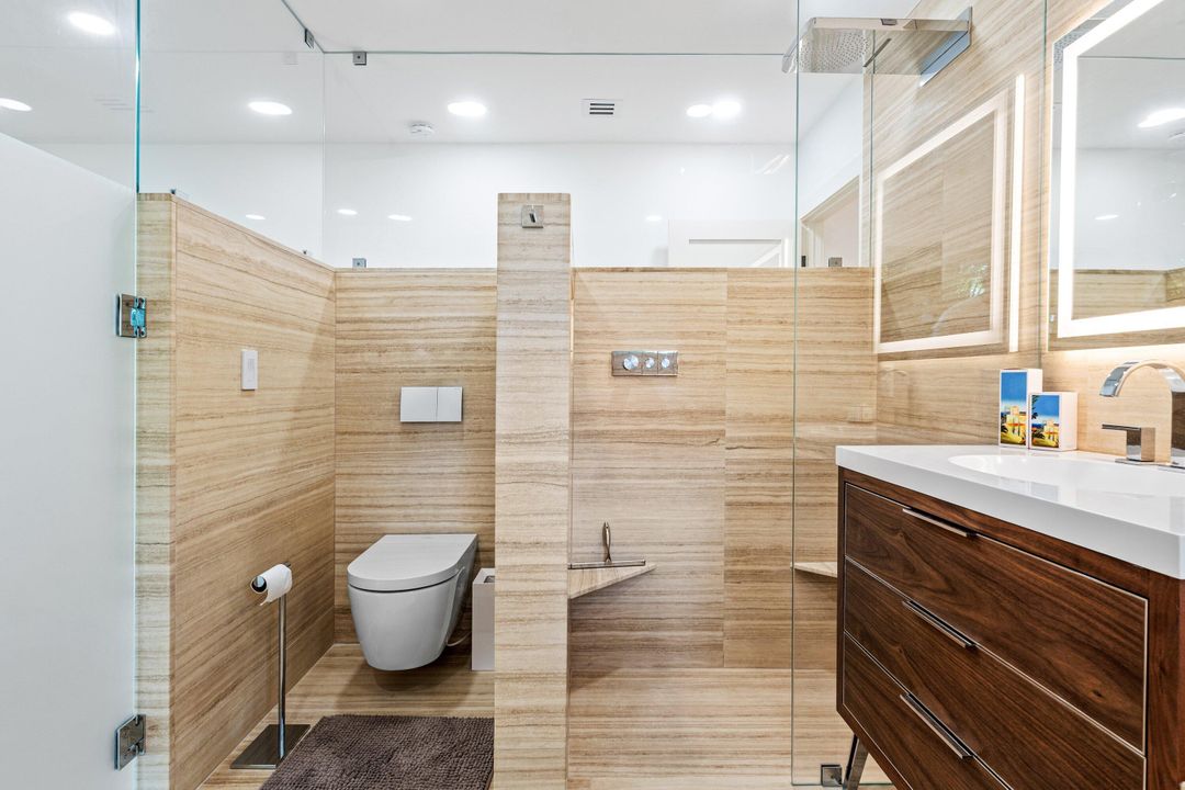 For Sale: $2,995,000 (2 beds, 2 baths, 1500 Square Feet)