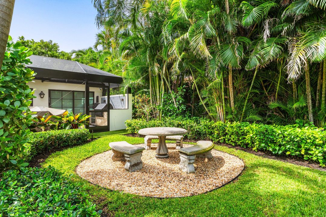 For Sale: $2,995,000 (2 beds, 2 baths, 1500 Square Feet)