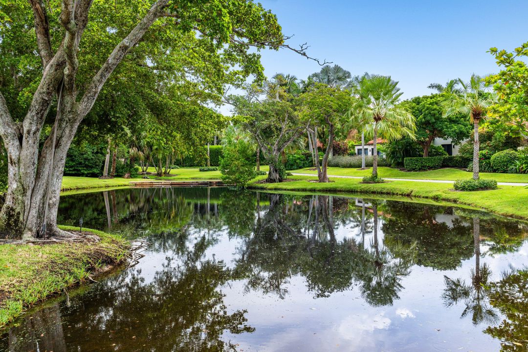 For Sale: $2,995,000 (2 beds, 2 baths, 1500 Square Feet)