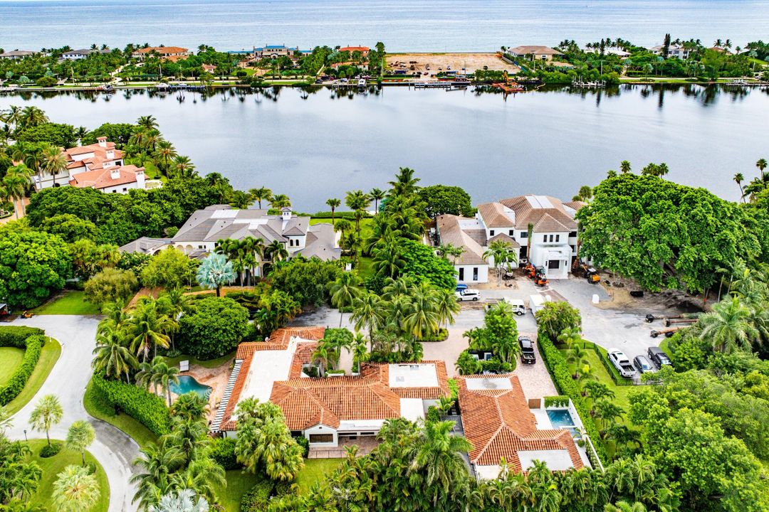 For Sale: $2,995,000 (2 beds, 2 baths, 1500 Square Feet)