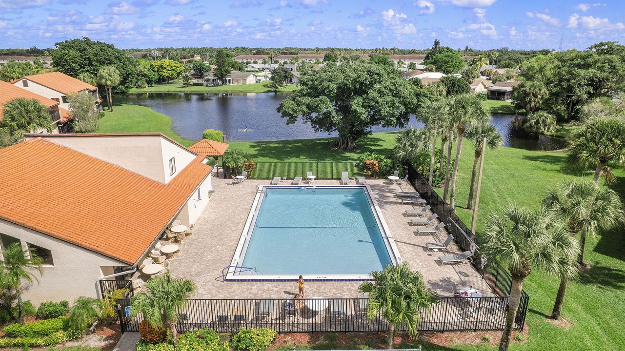 For Sale: $254,000 (3 beds, 2 baths, 1096 Square Feet)