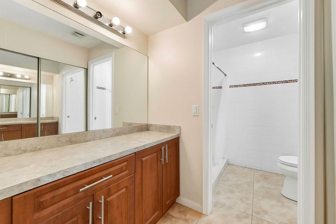 For Sale: $254,000 (3 beds, 2 baths, 1096 Square Feet)