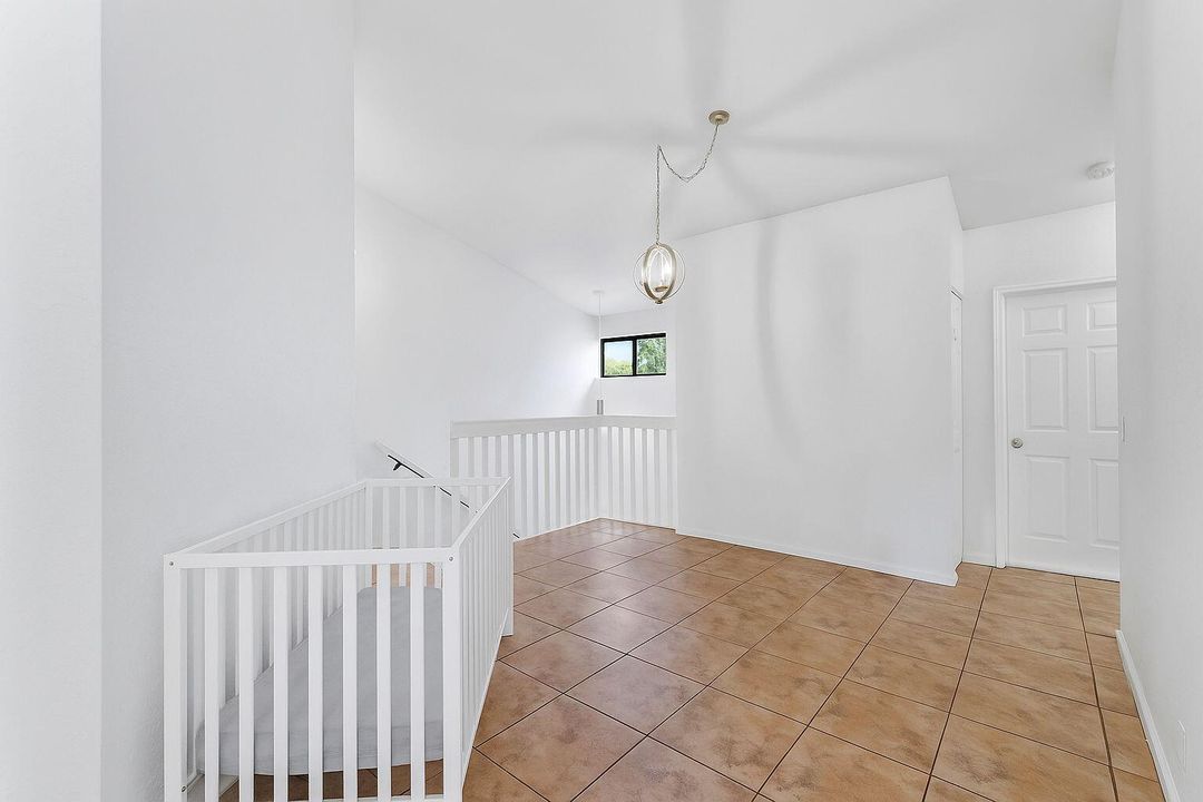 For Sale: $254,000 (3 beds, 2 baths, 1096 Square Feet)