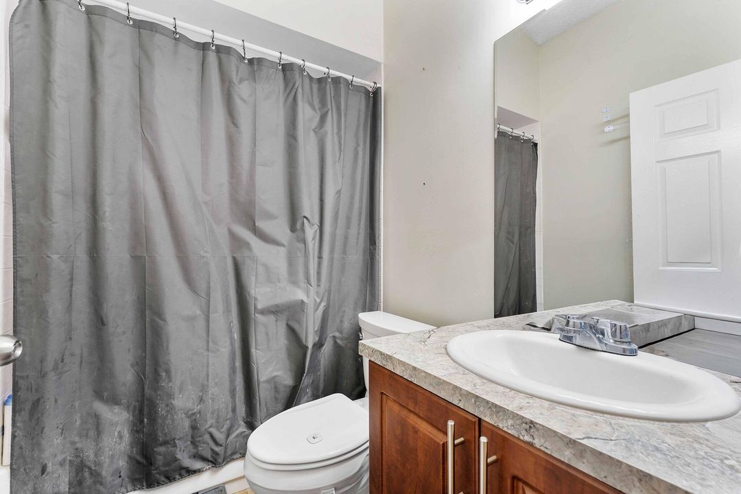 For Sale: $254,000 (3 beds, 2 baths, 1096 Square Feet)