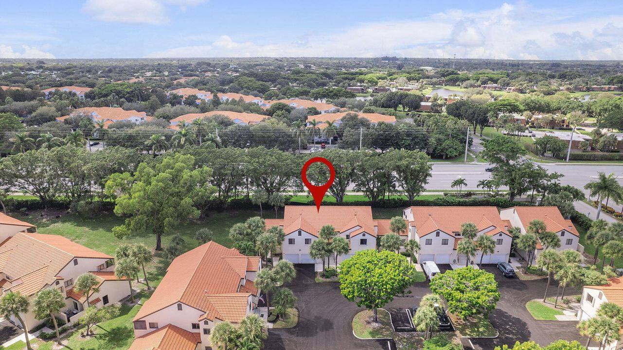 For Sale: $254,000 (3 beds, 2 baths, 1096 Square Feet)